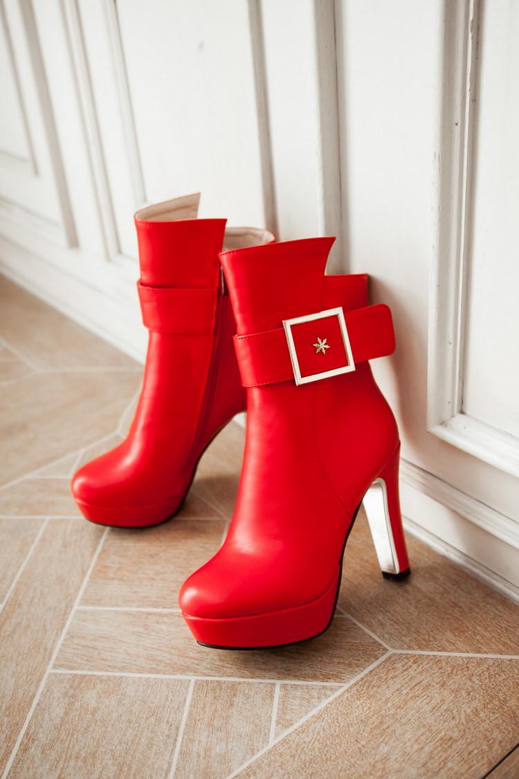 Women's Thick High Heel Ankle Boots Adorned With Large Square Buckle